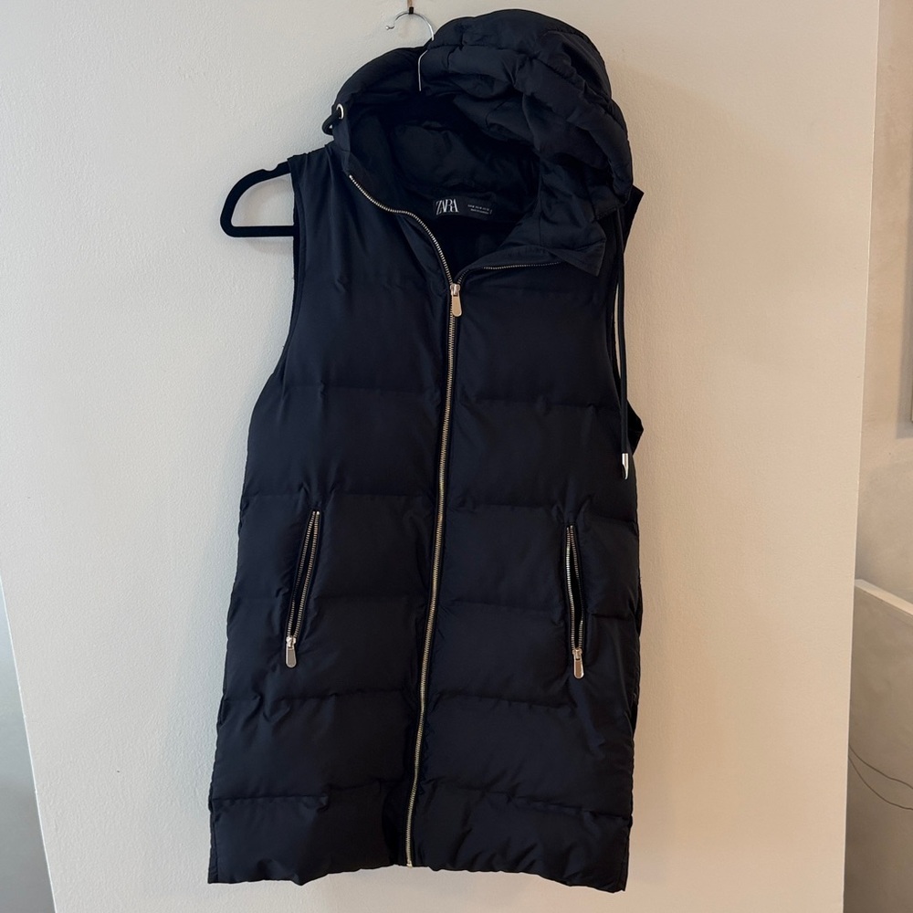 Zara Black Hooded Puffer Vest - Sleeveless Coat -M - EUC